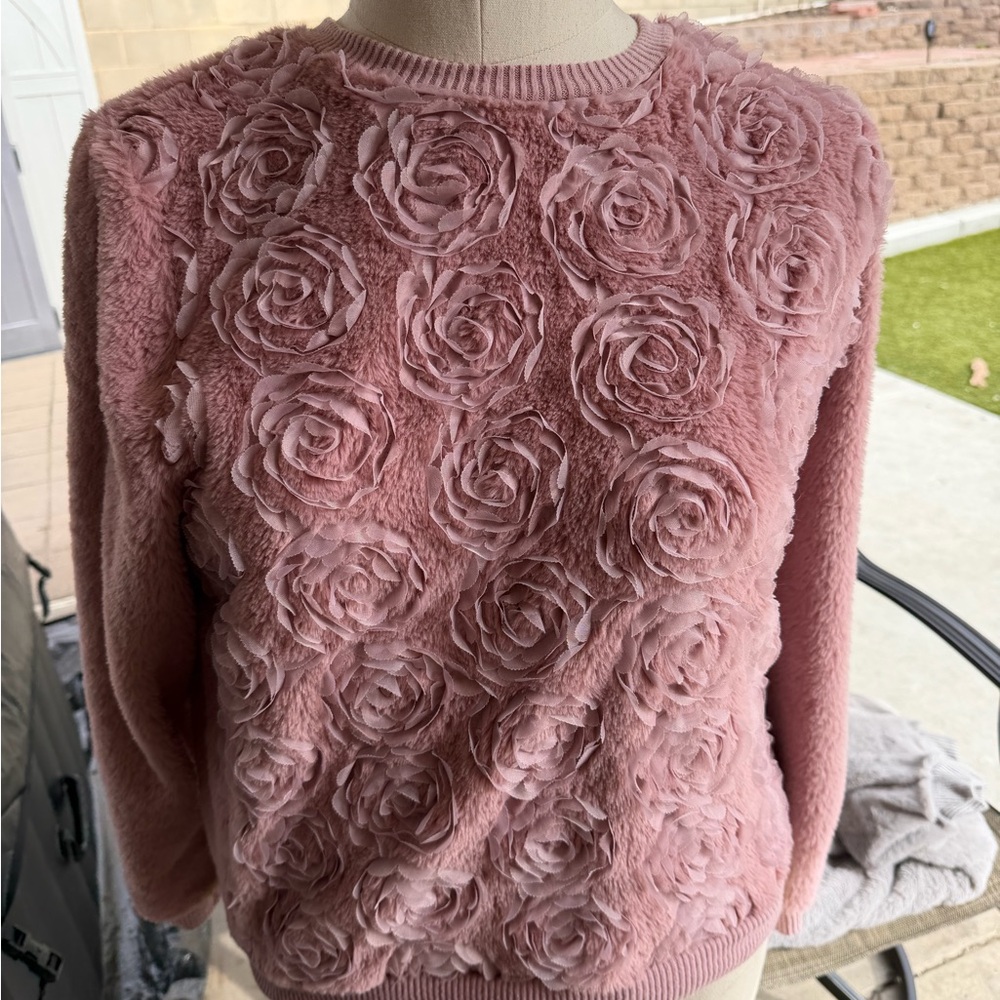 Elegant Rose Patterned Pink Sweater